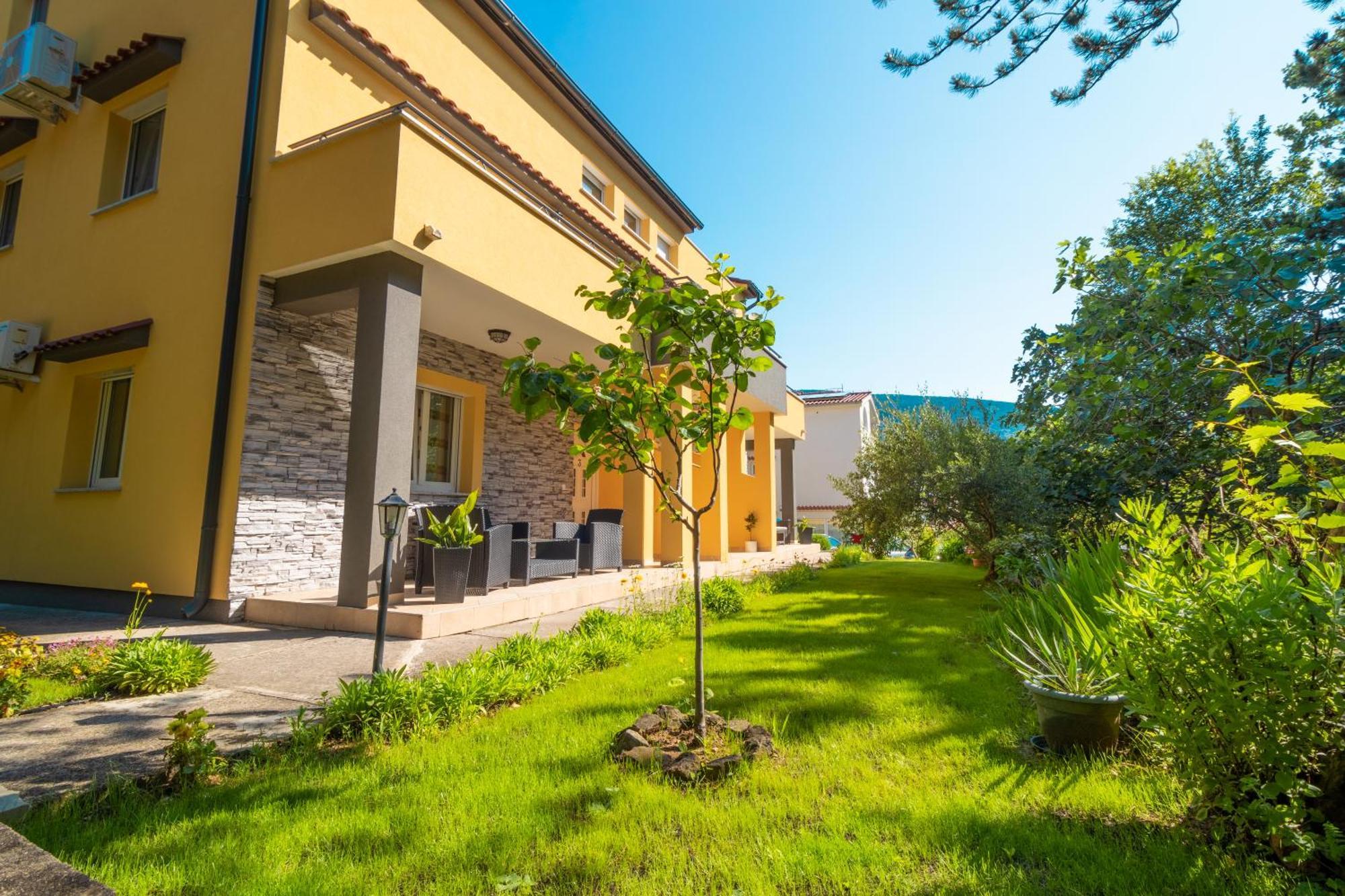 Apartments Gracia Baska  Exterior photo